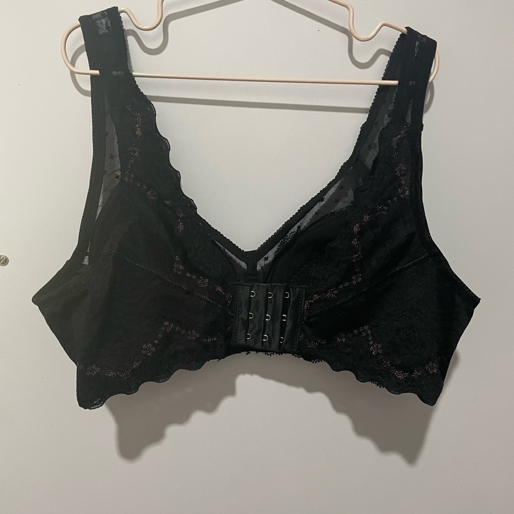 New Bra and panty set. Bra size 34B ( euro 75B) panty size Small(90). - Picture 4 of 9